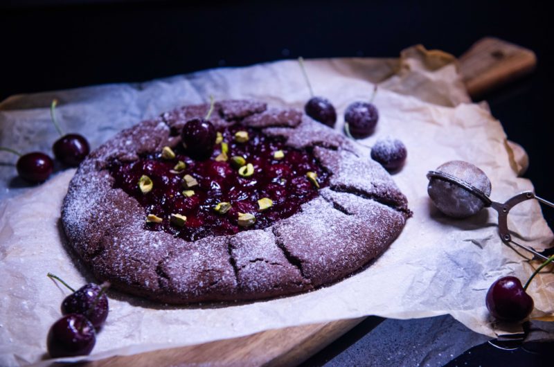 Galeta sau Tarta Rustica de Ciocolata cu Visine